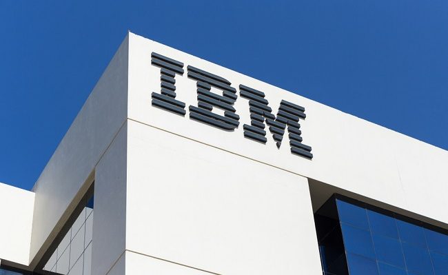 IBM представи смесени резултати за четвъртото тримесечие тъй като както