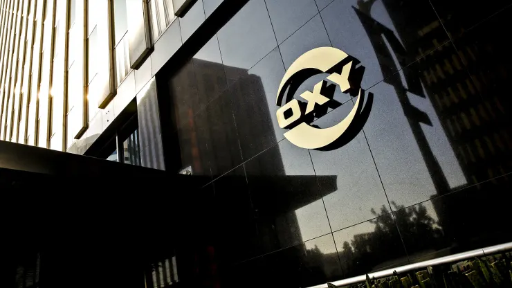 От края на 2020 г акциите на Occidental Petroleum OXY