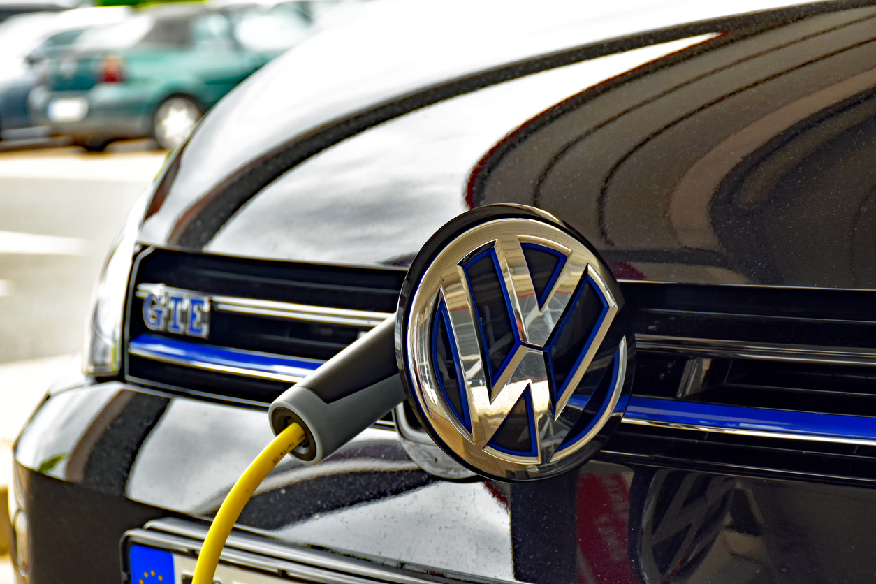 Германският гигант Volkswagen отчете спад в печалбата си за първото