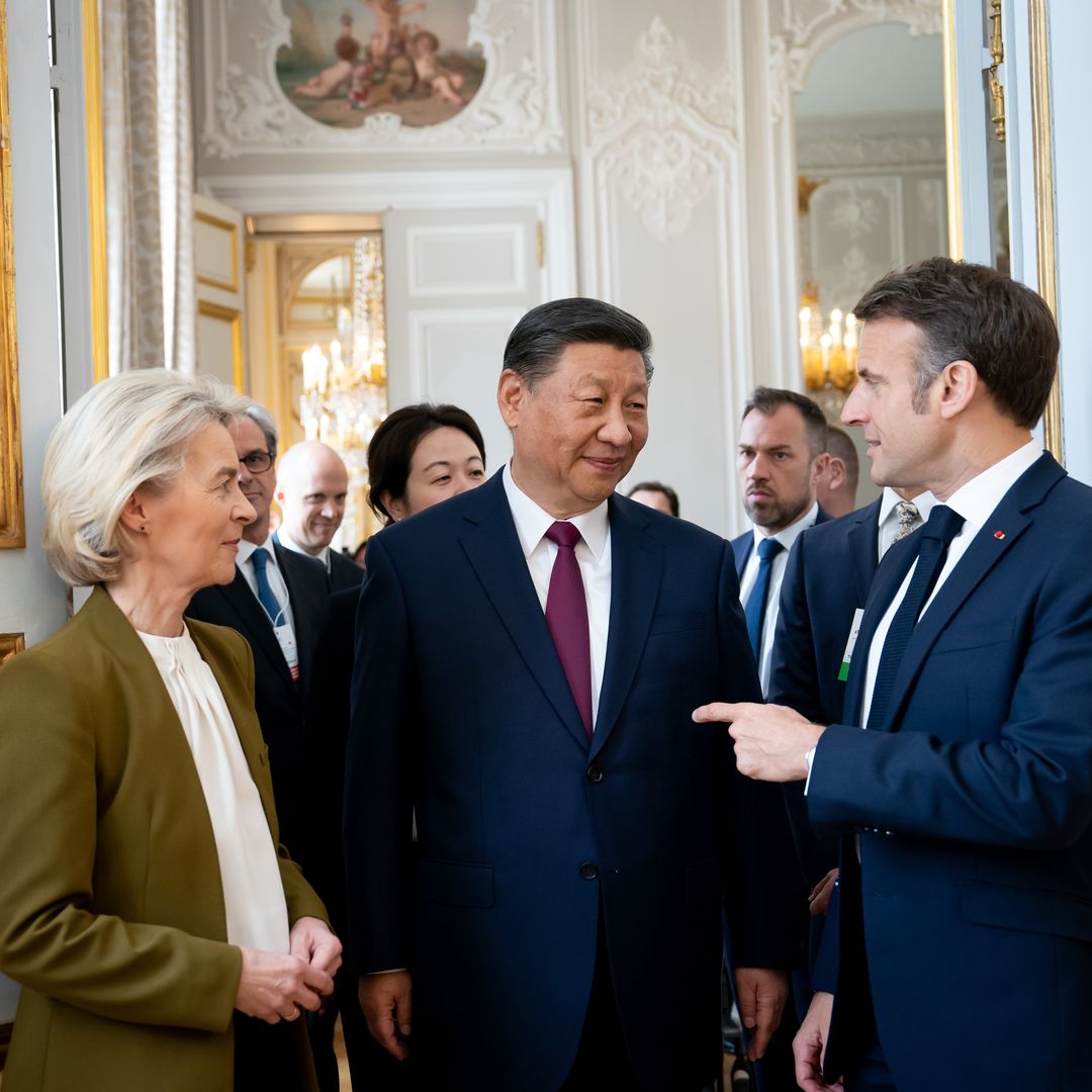 Китайският президент Си Дзинпин призова Франция да помогне за предотвратяването