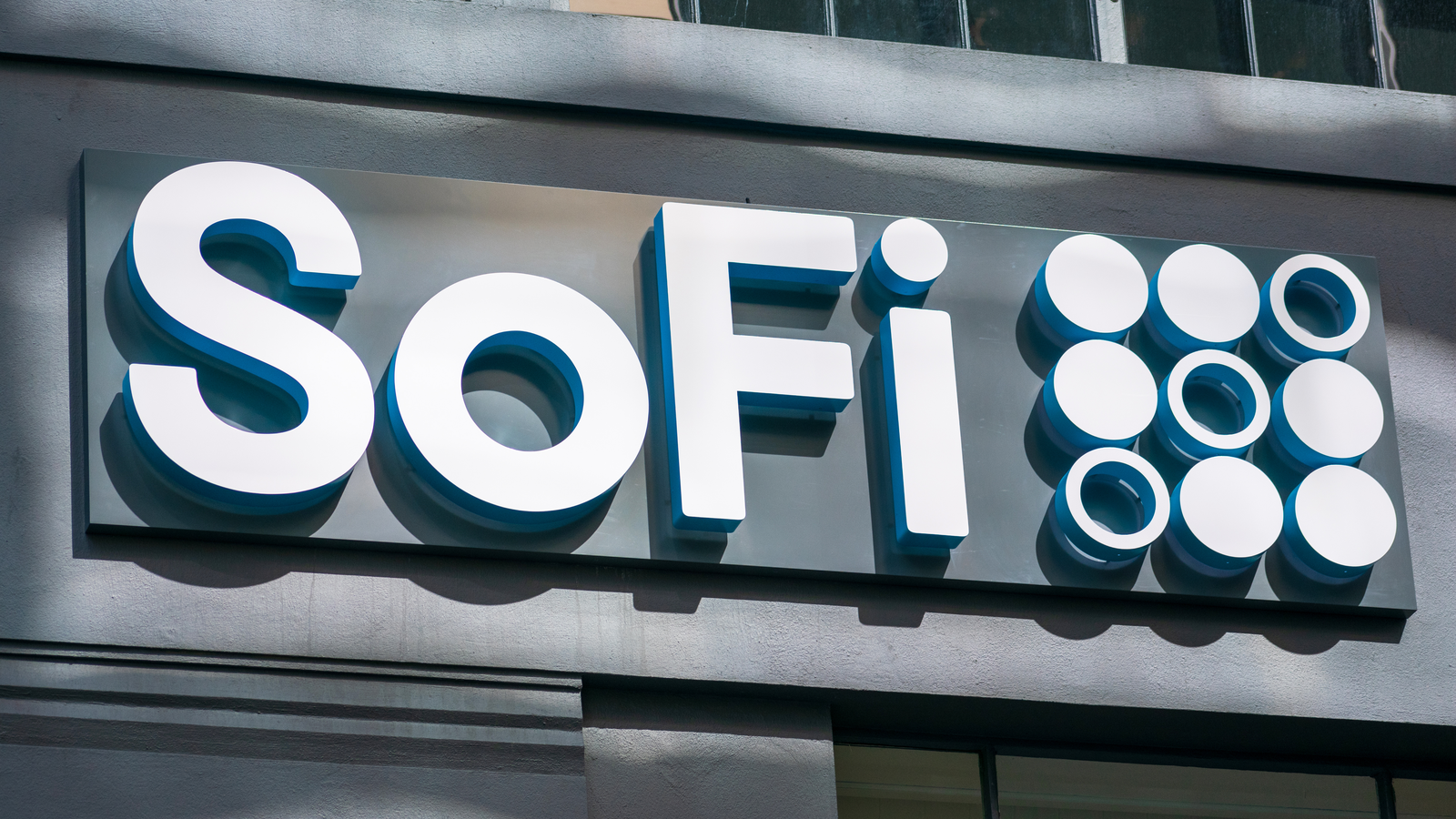 Въпреки слабото представяне на акциите на SoFi Technologies NASDAQ SOFI през
